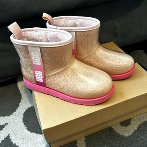 Pink clear ugg mini (big kids)